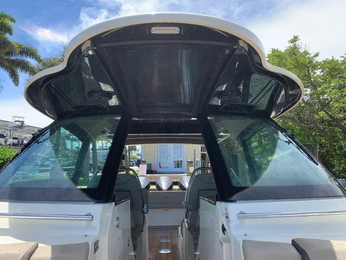  Yacht Photos Pics 2023 CHRIS-CRAFT 35 CALYPSO - Image 34