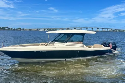 Chris-Craft Calypso 35