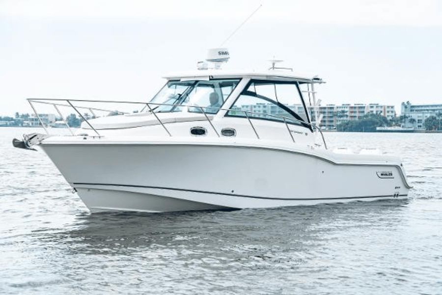 2018 Boston Whaler 315 Conquest