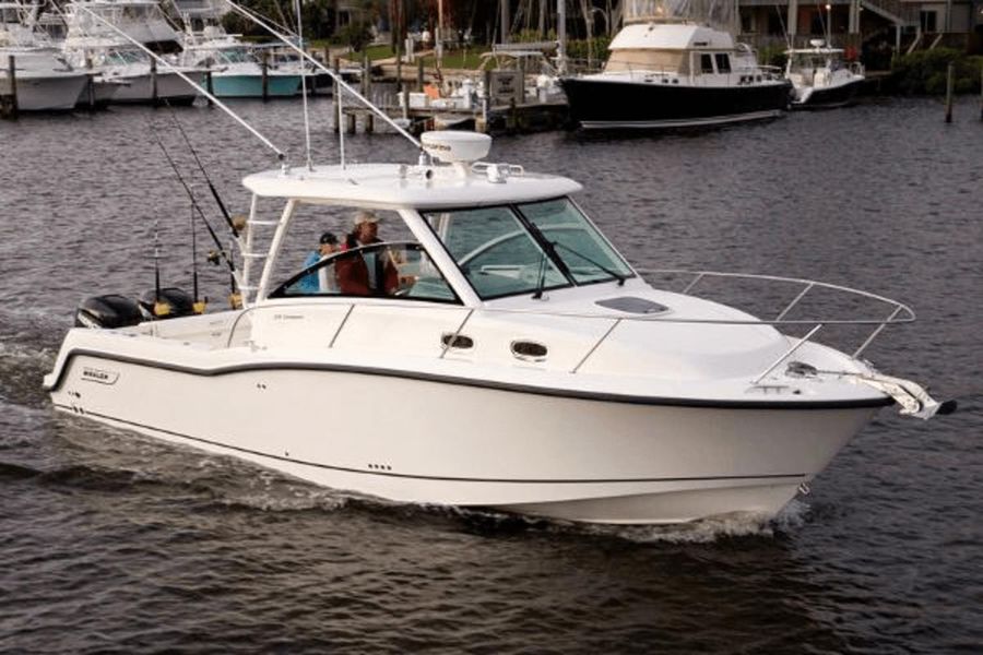 2018 Boston Whaler 315 Conquest