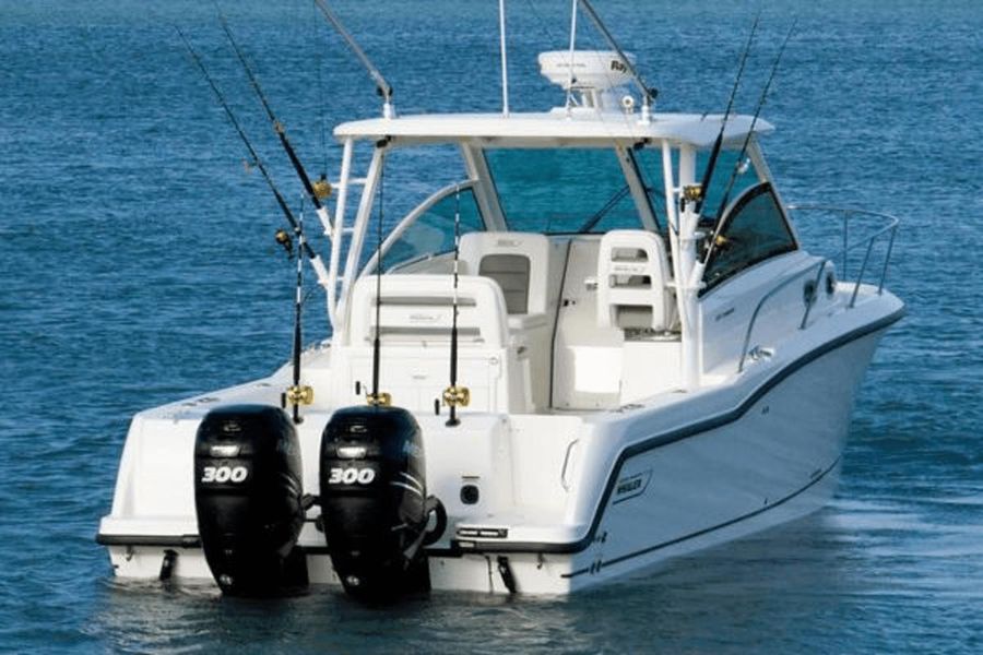 2018 Boston Whaler 315 Conquest