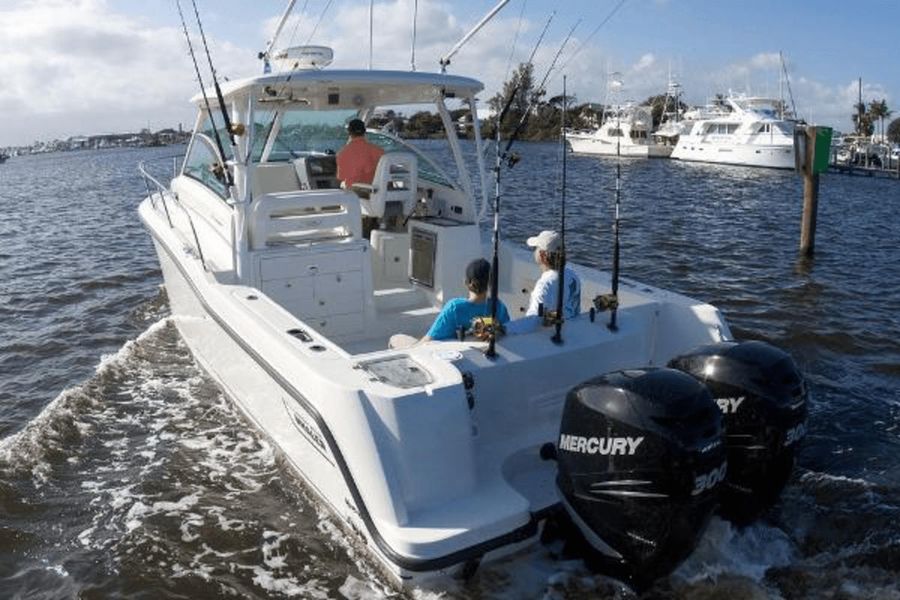 2018 Boston Whaler 315 Conquest