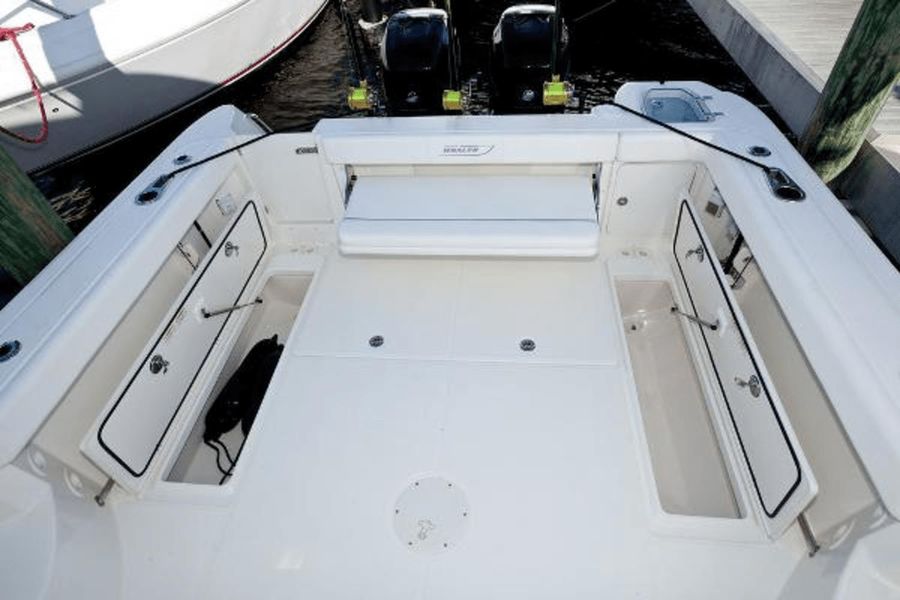 2018 Boston Whaler 315 Conquest