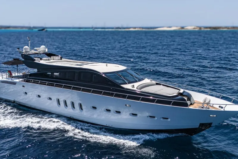 La Romana Yacht Photos Pics leopard 31 la romana