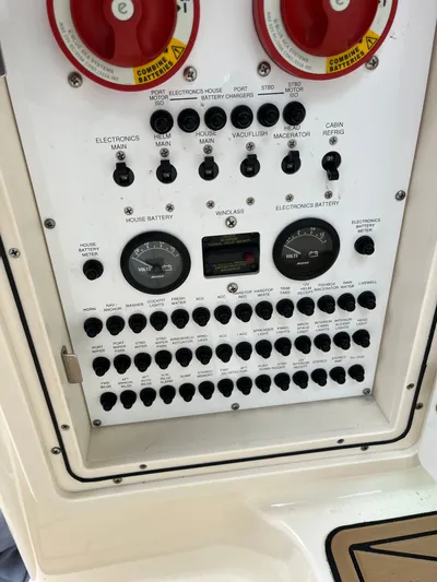 Reel Wired Yacht Photos Pics 2008 Tiara 315 Legasea Marine