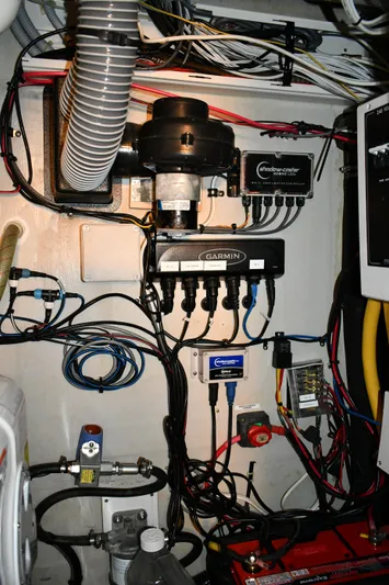 Beach Cat Yacht Photos Pics Electrical system setup in a 2012 Fountaine Pajot 40 catamaran, featuring Garmin equipment.