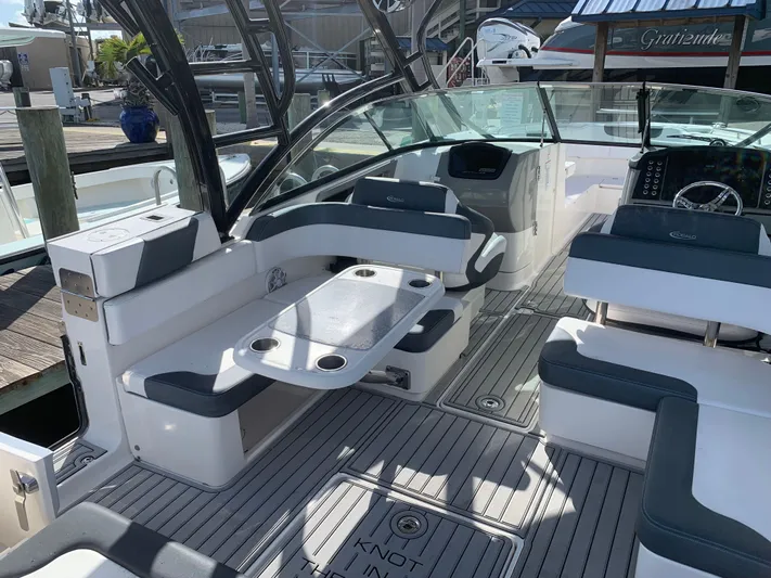  Yacht Photos Pics 2019 ROBALO 317 DC - Image 16