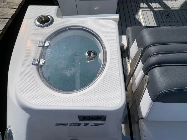  Yacht Photos Pics 2019 ROBALO 317 DC - Image 29