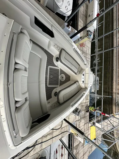  Yacht Photos Pics 2022 Sea Ray SLX 400 boat interior with spacious seating and modern design.