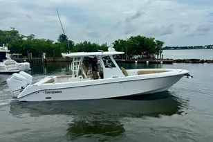 2025 Everglades 335 CC