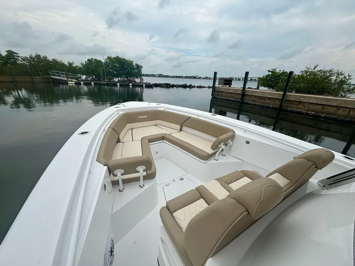  Yacht Photos Pics 2025 EVERGLADES 335 CC - Image 16