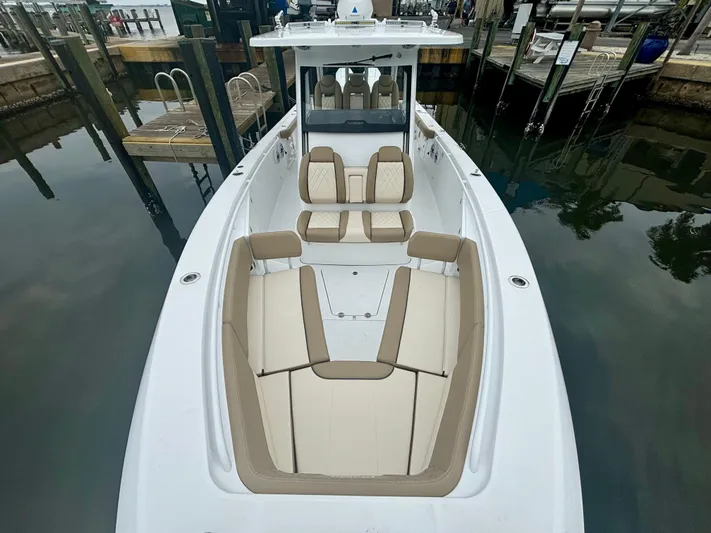  Yacht Photos Pics 2025 EVERGLADES 335 CC - Image 15