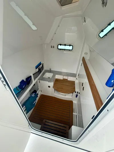  Yacht Photos Pics 2025 EVERGLADES 335 CC - Image 17