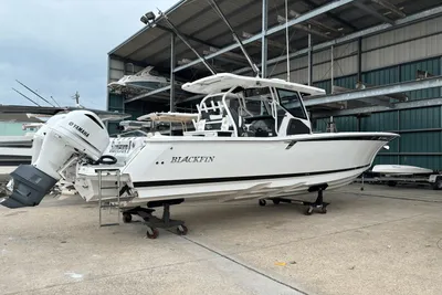 Blackfin 332 CC