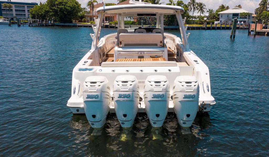 2017 Boston Whaler 420 Outrage