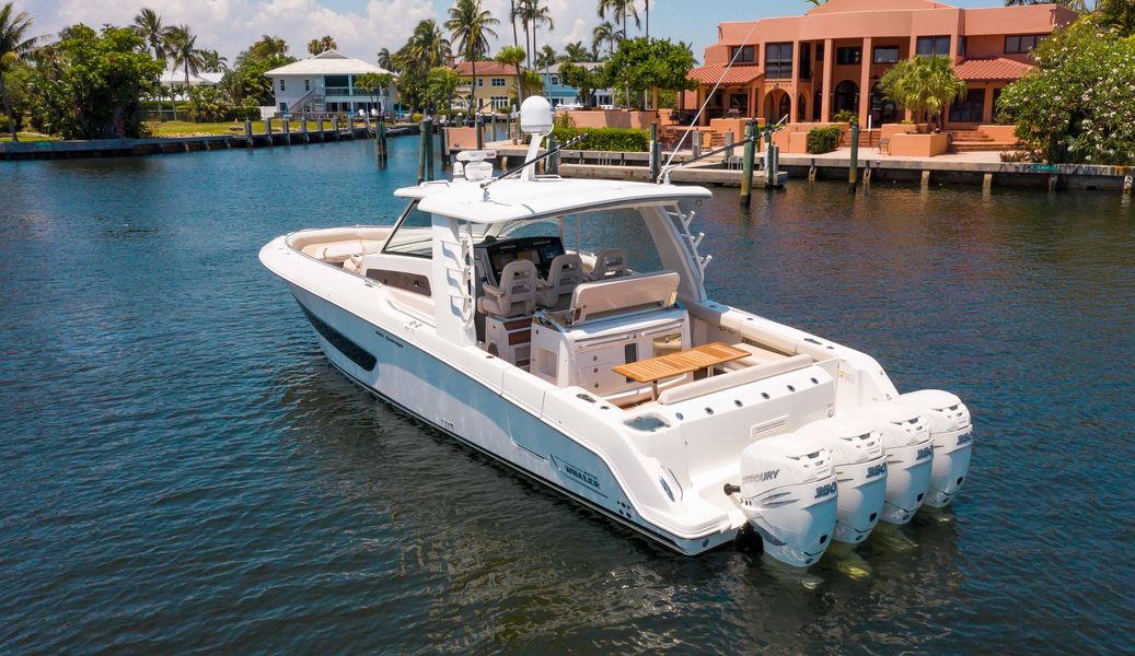 2017 Boston Whaler 420 Outrage
