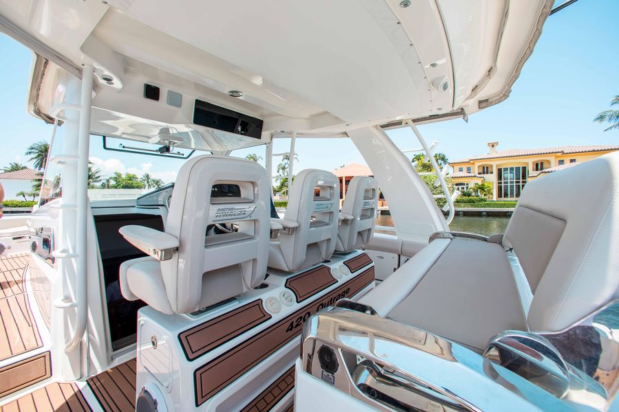 2017 Boston Whaler 420 Outrage