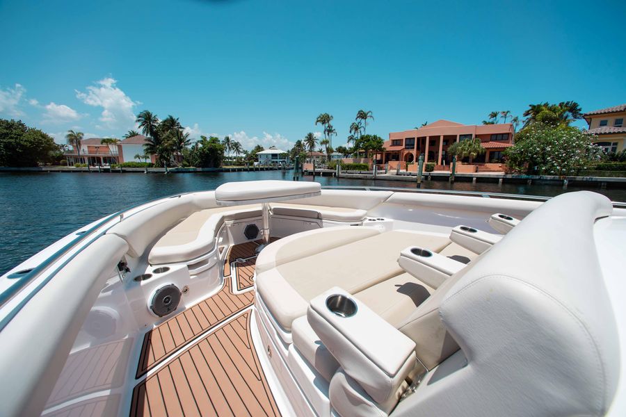 2017 Boston Whaler 420 Outrage