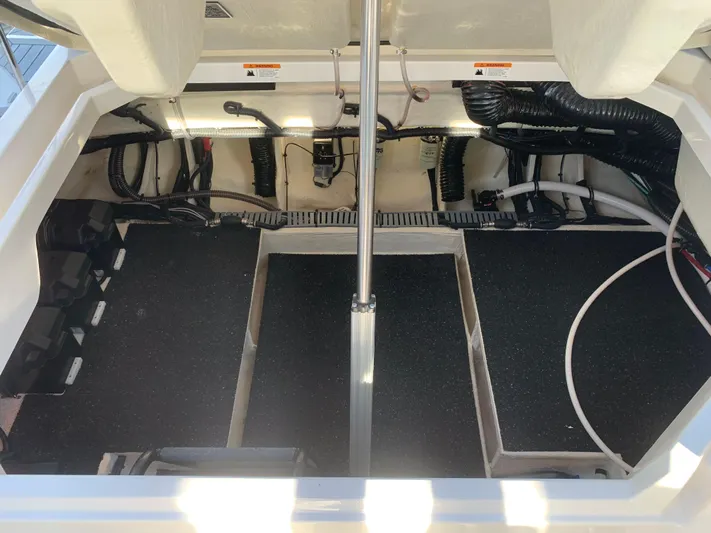  Yacht Photos Pics 2022 REGAL LX36 - Image 47