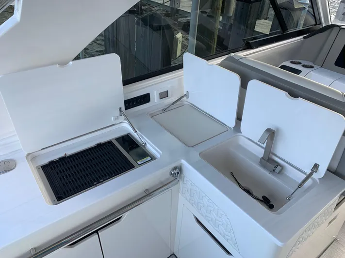  Yacht Photos Pics 2022 REGAL LX36 - Image 28