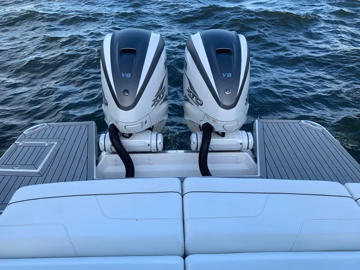  Yacht Photos Pics 2022 REGAL LX36 - Image 20