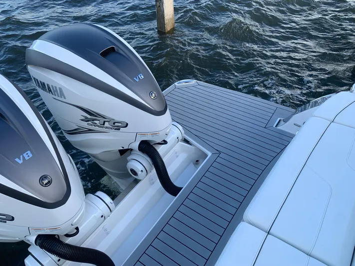  Yacht Photos Pics 2022 REGAL LX36 - Image 17