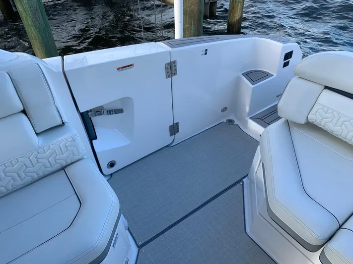  Yacht Photos Pics 2022 REGAL LX36 - Image 21