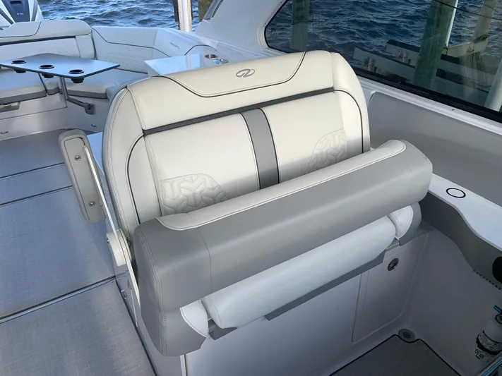  Yacht Photos Pics 2022 REGAL LX36 - Image 33