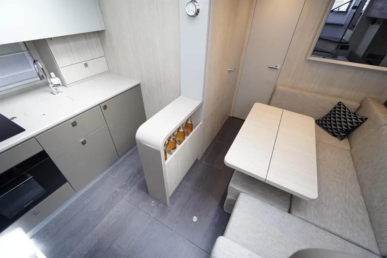  Yacht Photos Pics 32 Dining Area