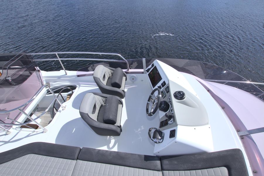 2017 Beneteau Gran Turismo 49 Fly