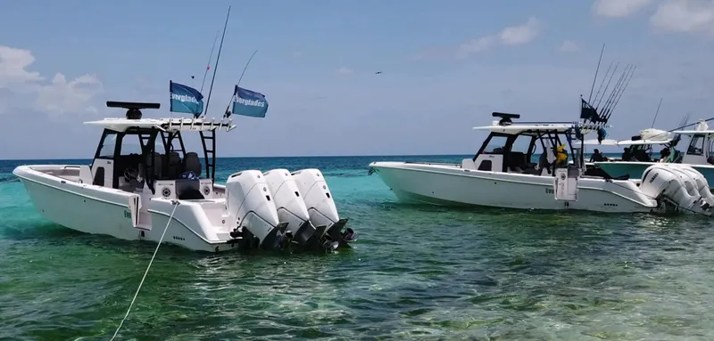  Yacht Photos Pics 2024 EVERGLADES 365 CC - Image 9