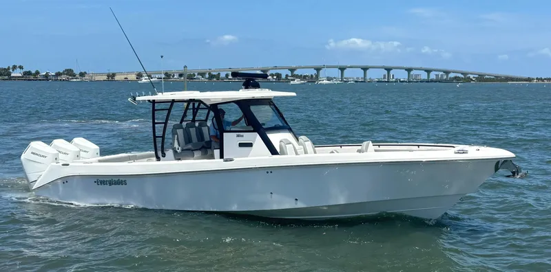  Yacht Photos Pics 2024 EVERGLADES 365 CC - Image 5