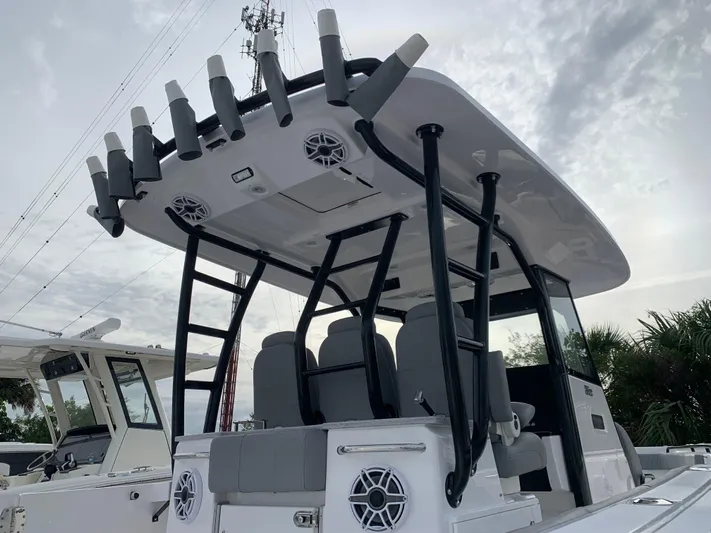  Yacht Photos Pics 2024 EVERGLADES 365 CC - Image 21