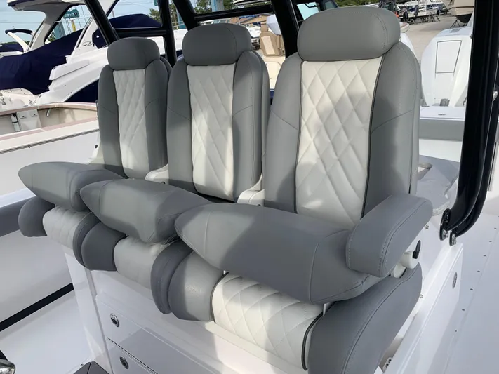  Yacht Photos Pics 2024 EVERGLADES 365 CC - Image 20