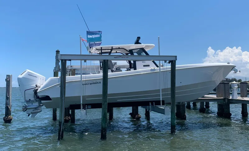  Yacht Photos Pics 2024 EVERGLADES 365 CC - Image 11