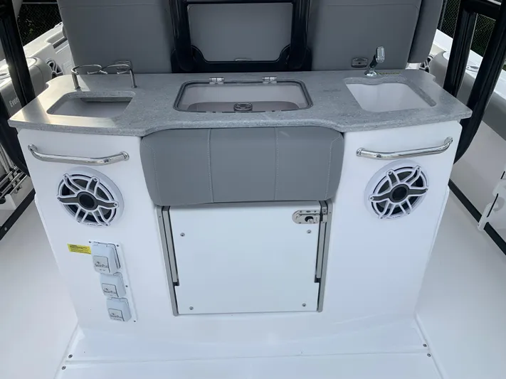  Yacht Photos Pics 2024 EVERGLADES 365 CC - Image 23