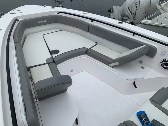  Yacht Photos Pics 2024 EVERGLADES 365 CC - Image 29