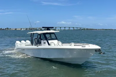 Everglades 365 CC
