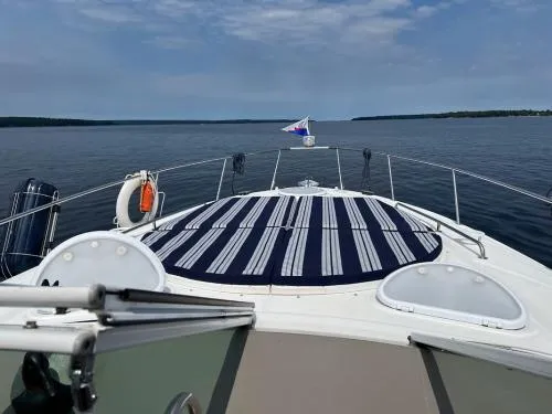  Yacht Photos Pics Cruisers 360 Express