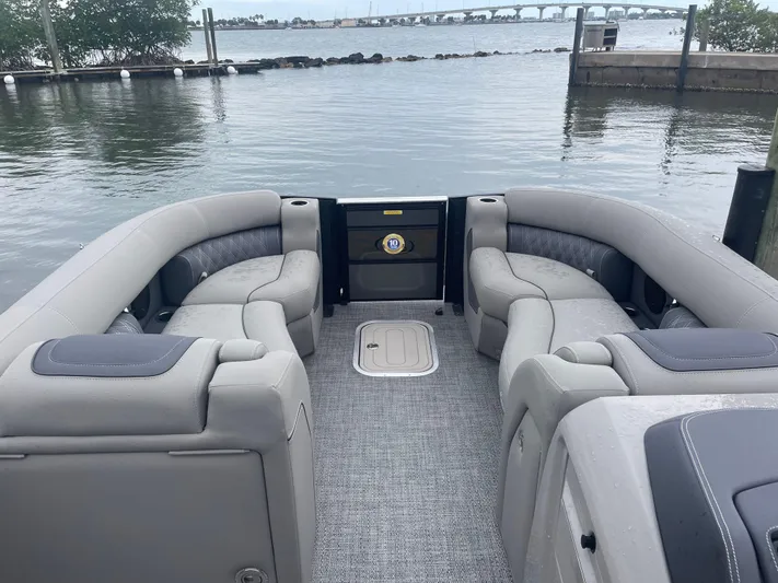  Yacht Photos Pics 2024 Barletta L25ma - Image 7