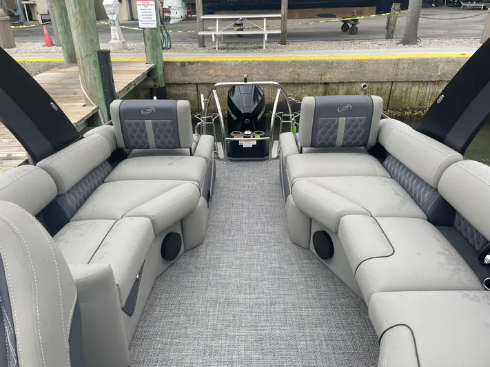  Yacht Photos Pics 2024 Barletta L25ma - Image 9