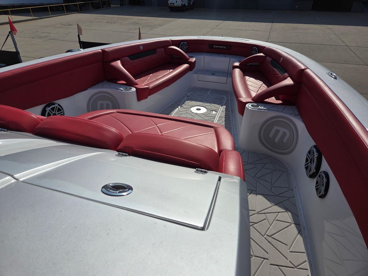 2019 Mystic Powerboats 42 