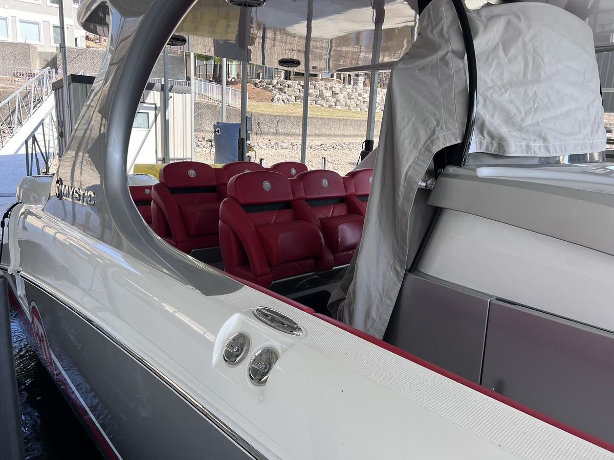 2019 Mystic Powerboats 42 
