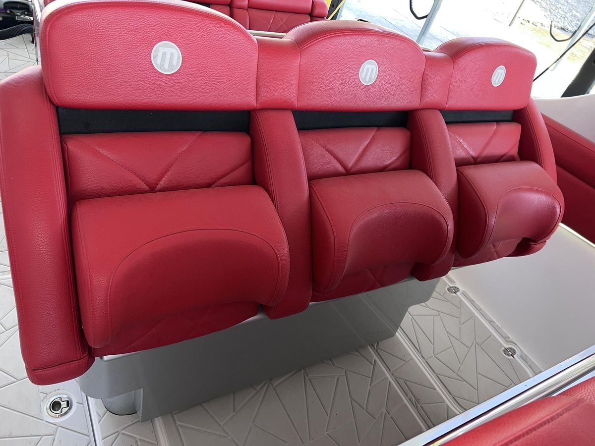 2019 Mystic Powerboats 42 