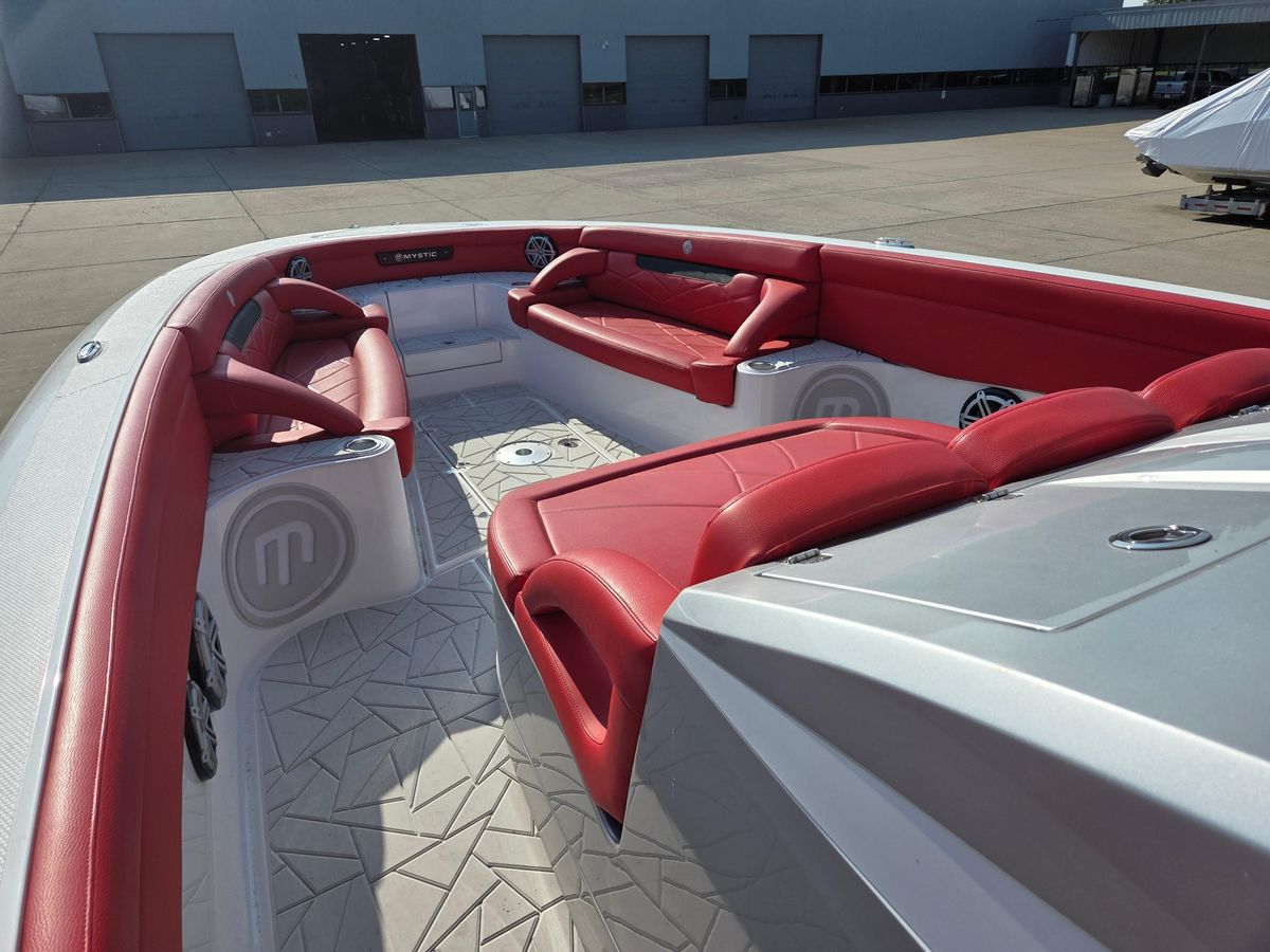 2019 Mystic Powerboats 42 