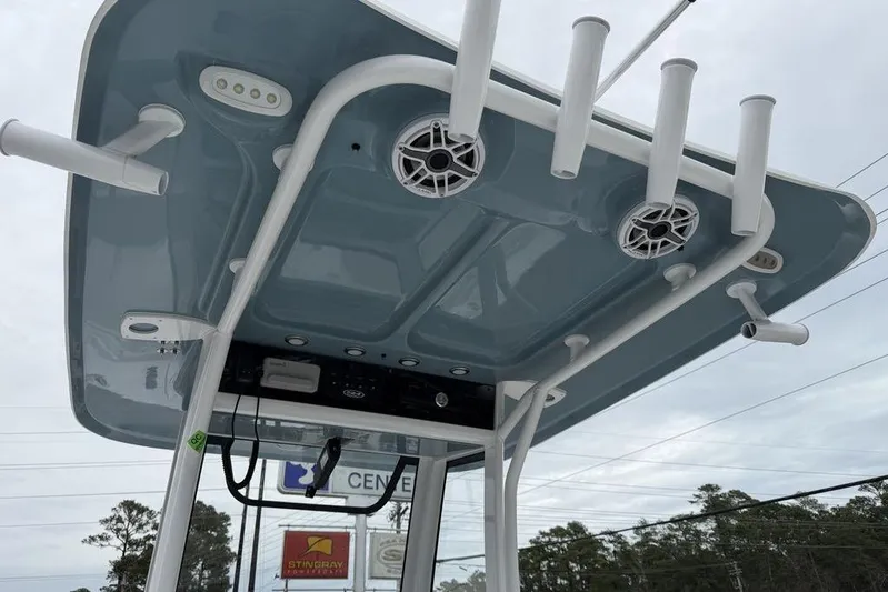  Yacht Photos Pics 2026 Sea Hunt Ultra 265 SE boat top with rod holders and speakers.