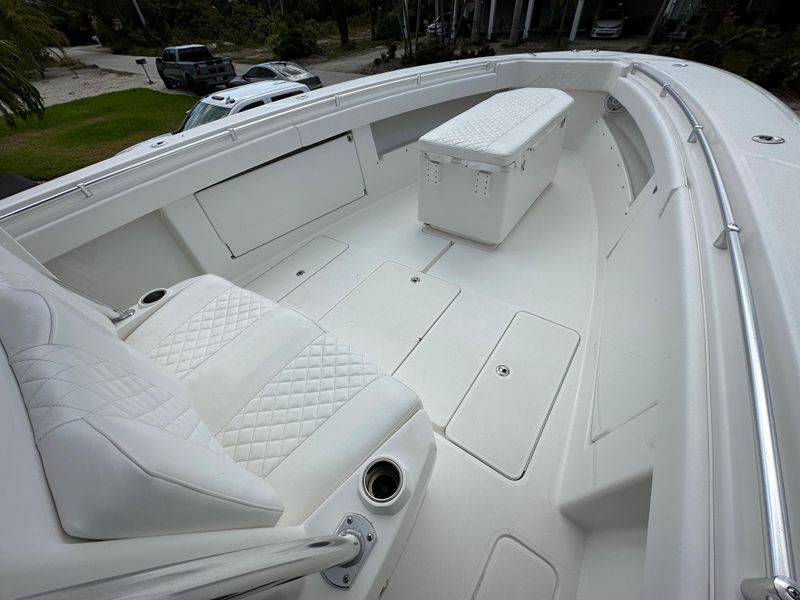 2015 Invincible 39 Open