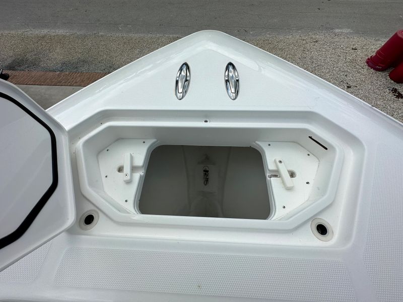 2015 Invincible 39 Open