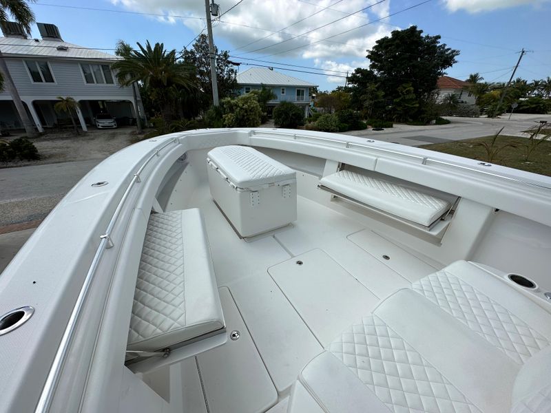 2015 Invincible 39 Open
