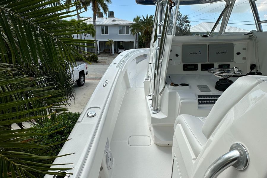 2015 Invincible 39 Open